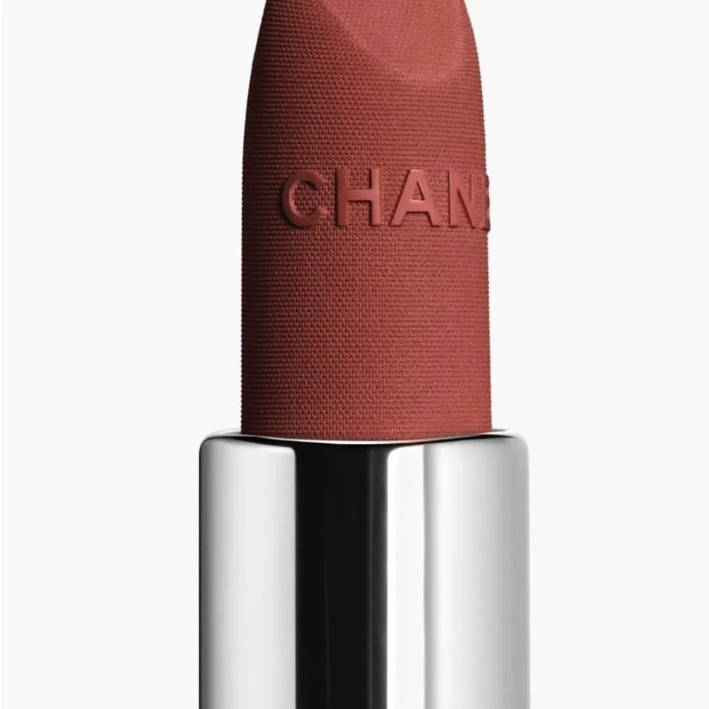 CHANEL 31 Le Rouge Limited Edition luxury lipstick in shade 15 Rouge Couturiere